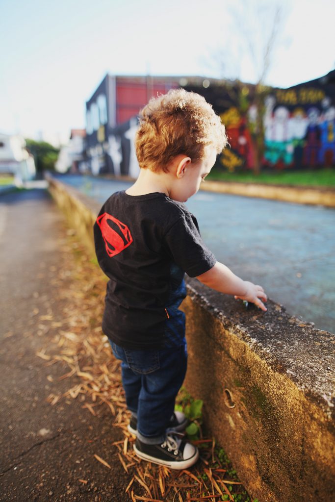 Kindergeschichten Superhelden Junge