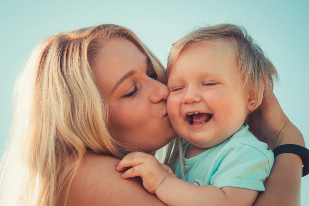 Gute Nacht Geschichten für Kinder Mama und Kind