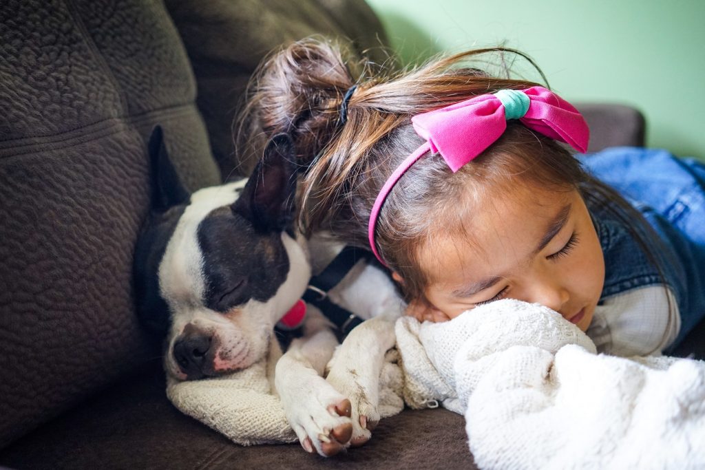 Gute Nacht Geschichten für Kinder Mädchen schläft