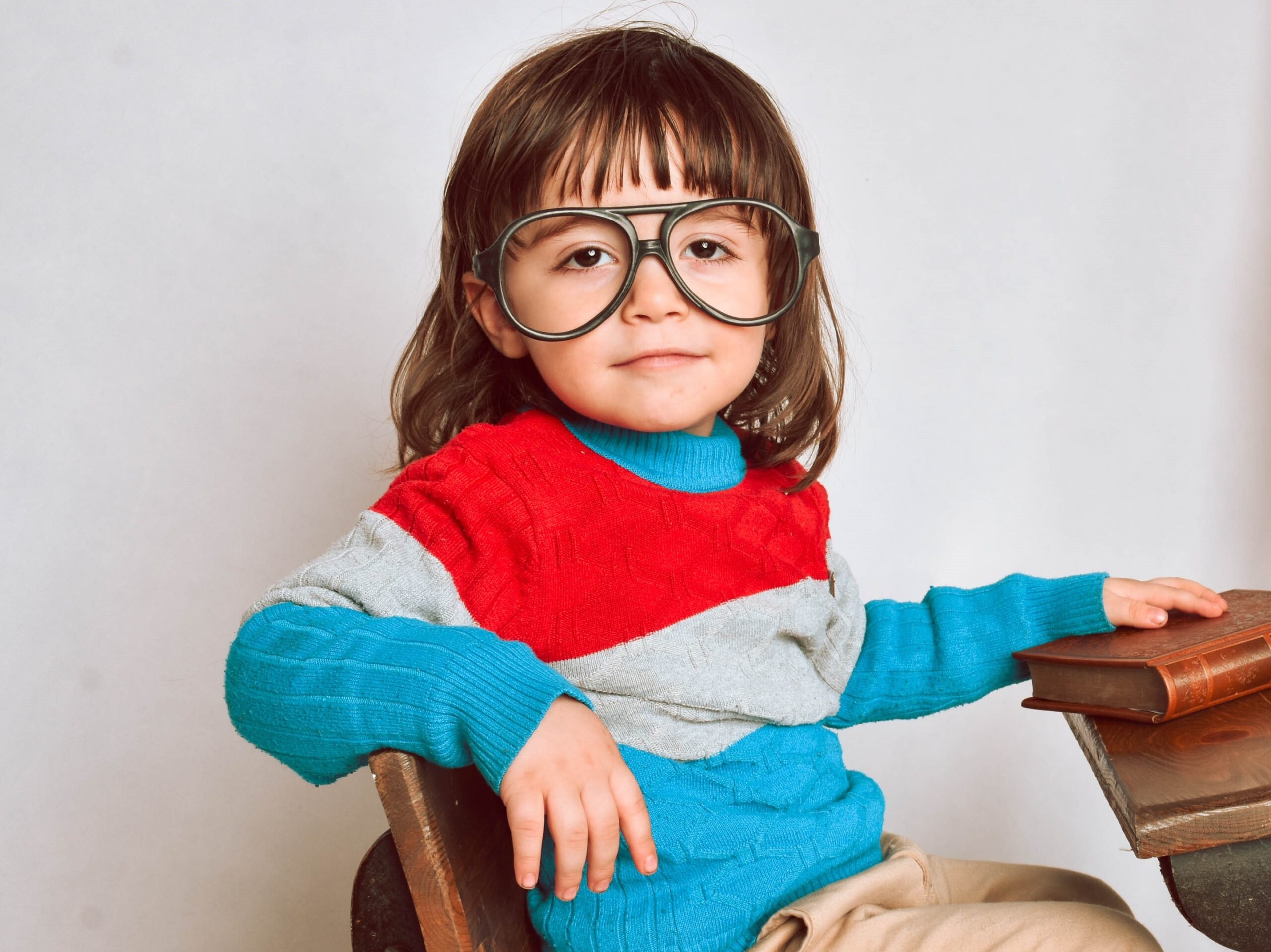 Lustige Kindergeschichten Mädchen mit Brille