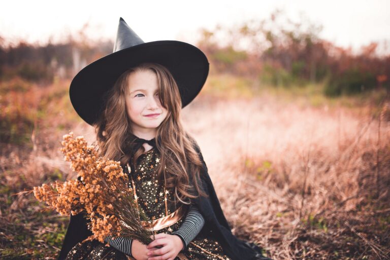 Kindergeschichte Hexe Mädchen als Hexe