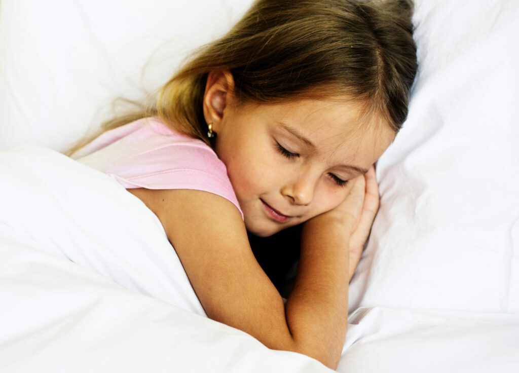 kindergeschichten-ab-4-vorlesen Mädchen schläft